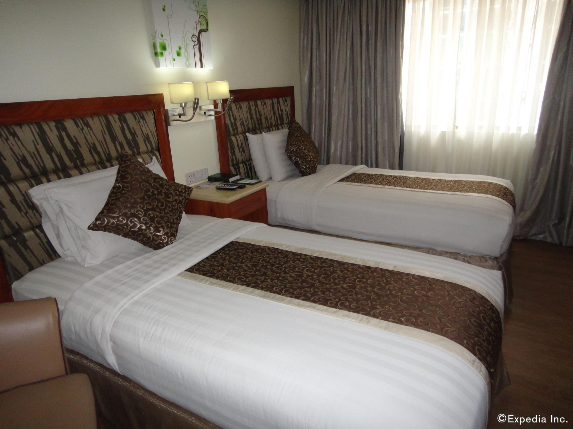 Diamond Suites And Residences Себу Экстерьер фото